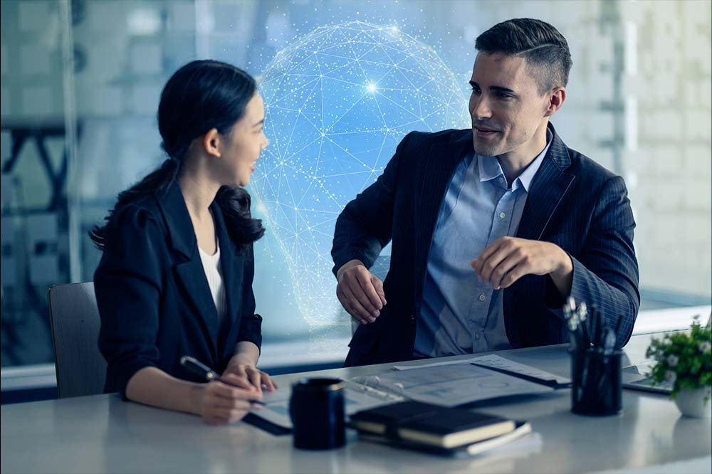 two people in an innovation coaching session